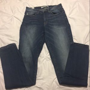 High waisted jeans!